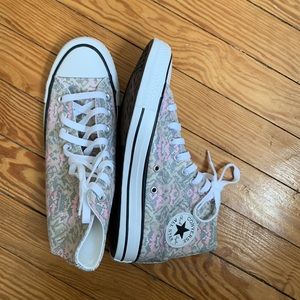 🆕 Women’s High Top Converse All Star Size 8.5 Snake Print Sneakers